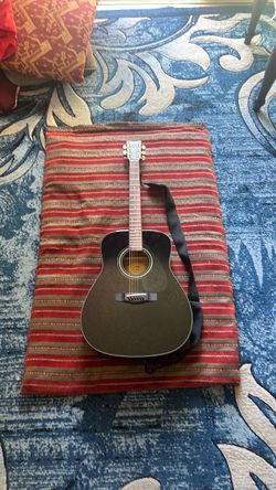 Yamaha F335 Acoustic Guitar