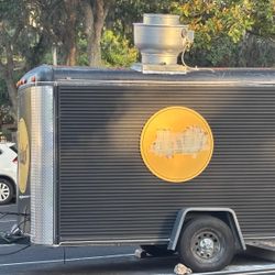 Fully Equipped Food Truck – Turnkey Business – Ready to Roll!
