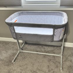 3 in 1 Bassinet, Bedside Sleeper & Playpen with 4 Waterproof Mattress Covers & 4 Sets of Sheets