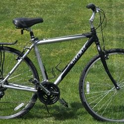 TREK 7000 - HYBRID BIKE - LARGE FRAME - TUNED