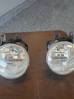 2010-202 4runner OEM fog Light