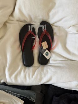 Universal thread red And black Sandals 