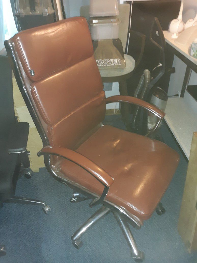 Office Desk Chair Brown Vinyl With Chrome 