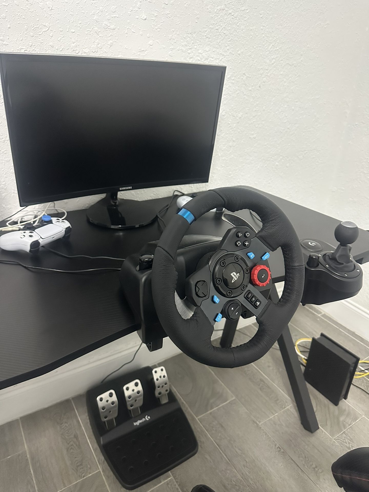 G29 Steering Wheel With Shift Knob 250$