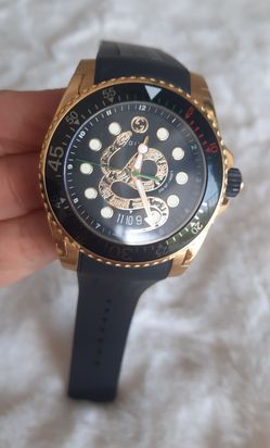 Original Gucci Dive Black dile gold tone rubber strap Man's watch, 45mm