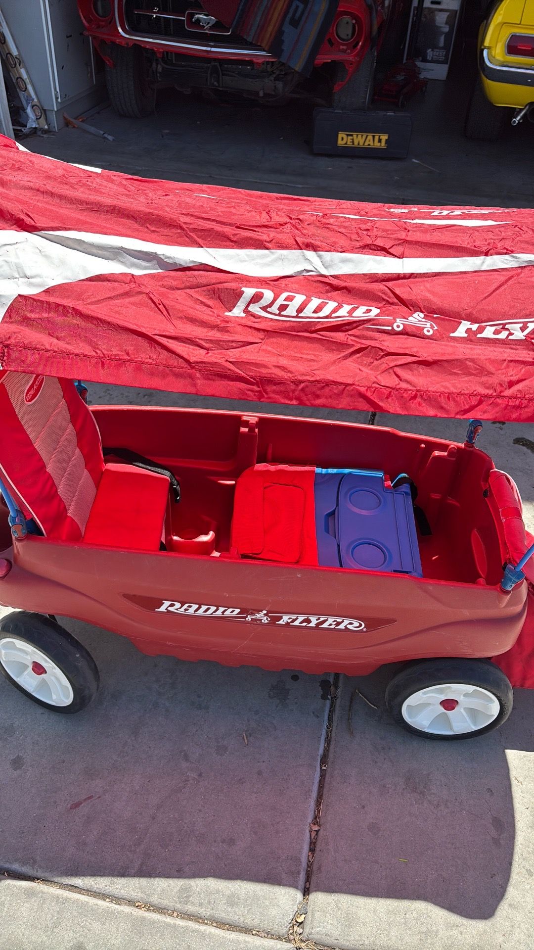 Radio flyer wagon with canopy