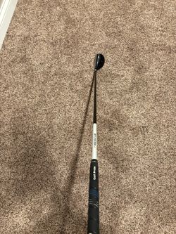 TaylorMade Hybrid with golf pride midsize grip