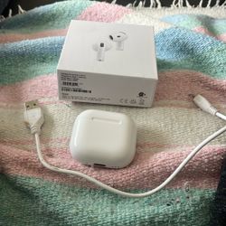Apple AirPods noise canceling 