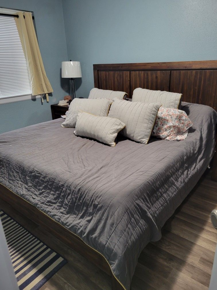 Wooden Bed Set (King)