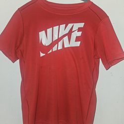 Boys Youth L Nike shirt