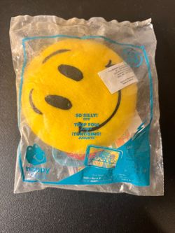 2016 Emoji Plush So Silly! Yellow Face #13 McDonalds Toy Brand New