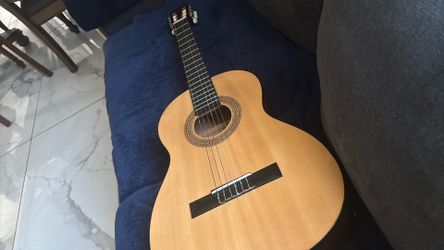Classical Acoustic Guitar Natural Wood