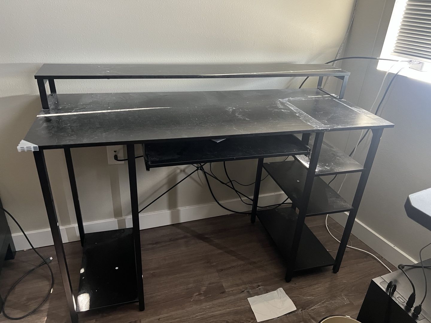 Black Desk