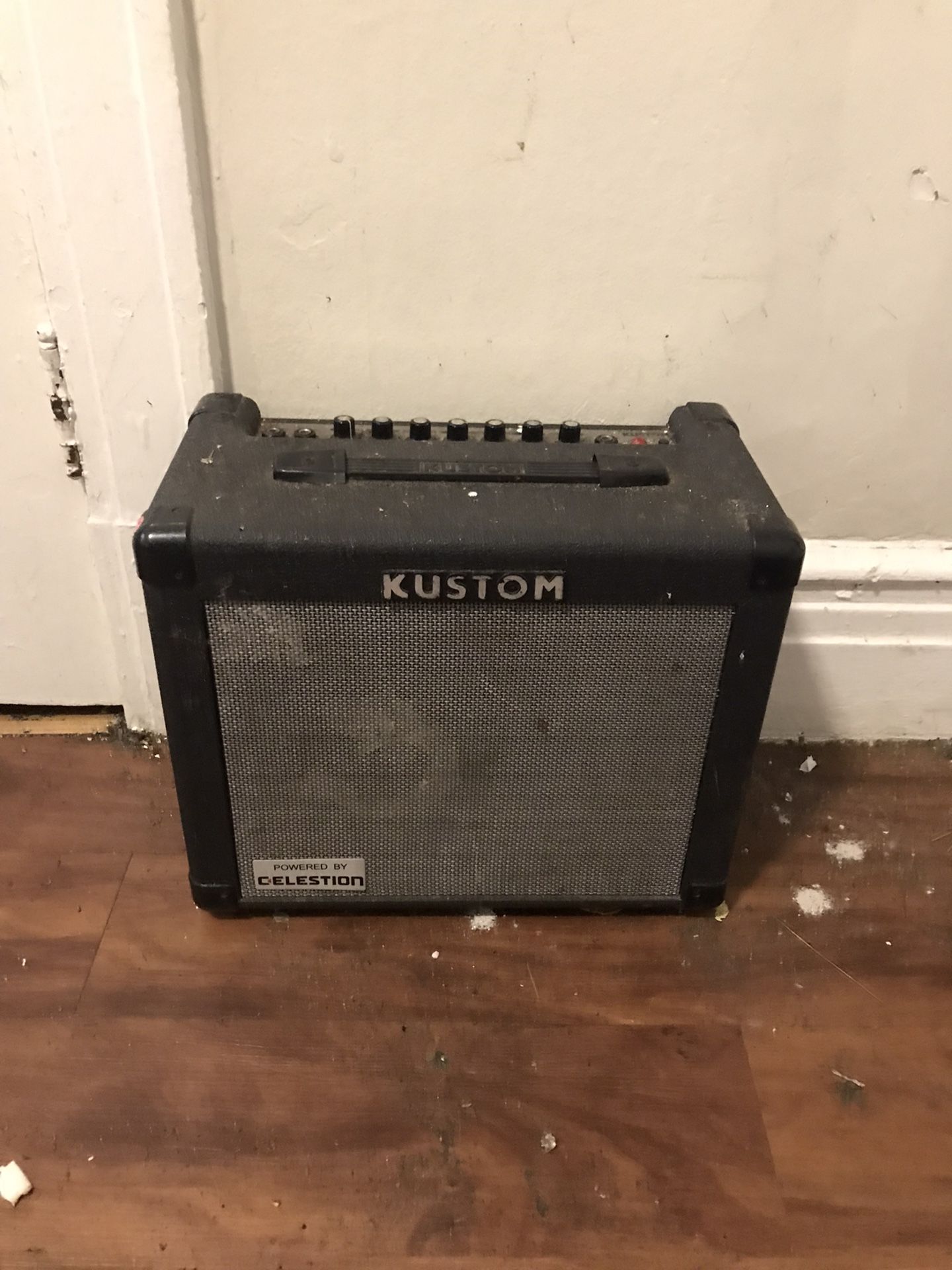 KUSTOM Guitar Amplifier