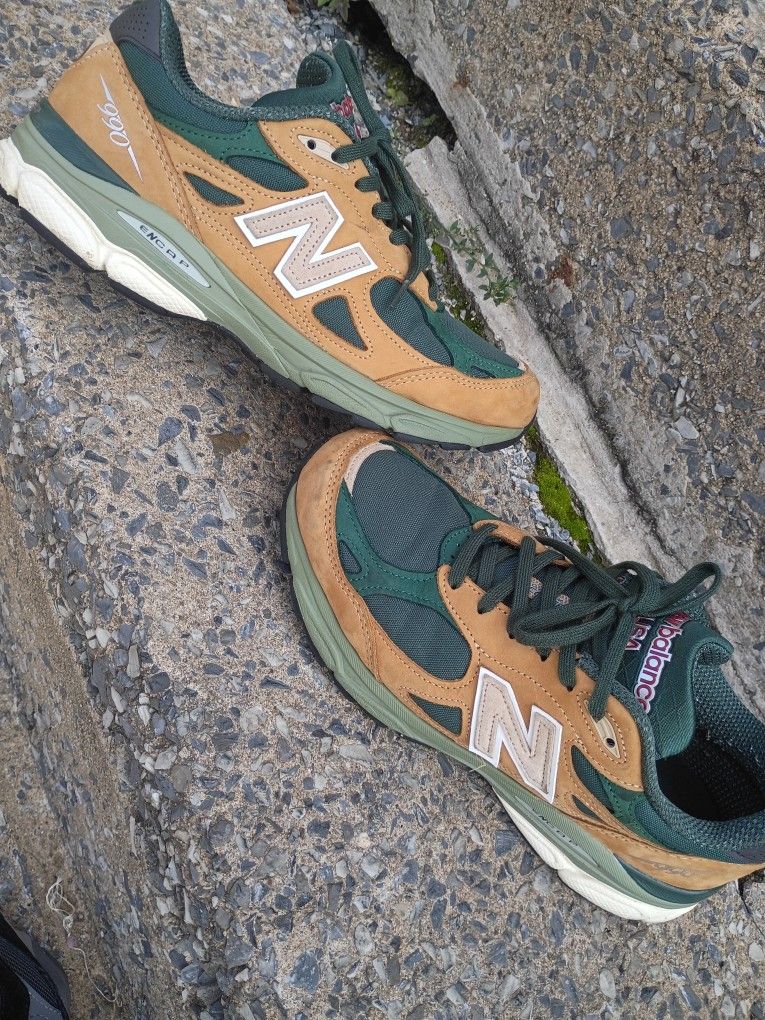 New Balance 990.