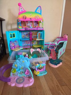 Gabby's dollhouse and accessories
