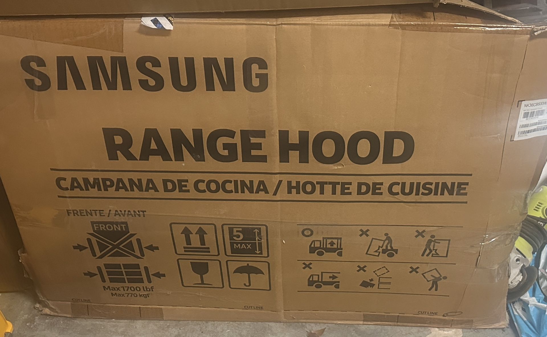 Samsung 36" Bespoke Smart Wall Mount Hood in Black