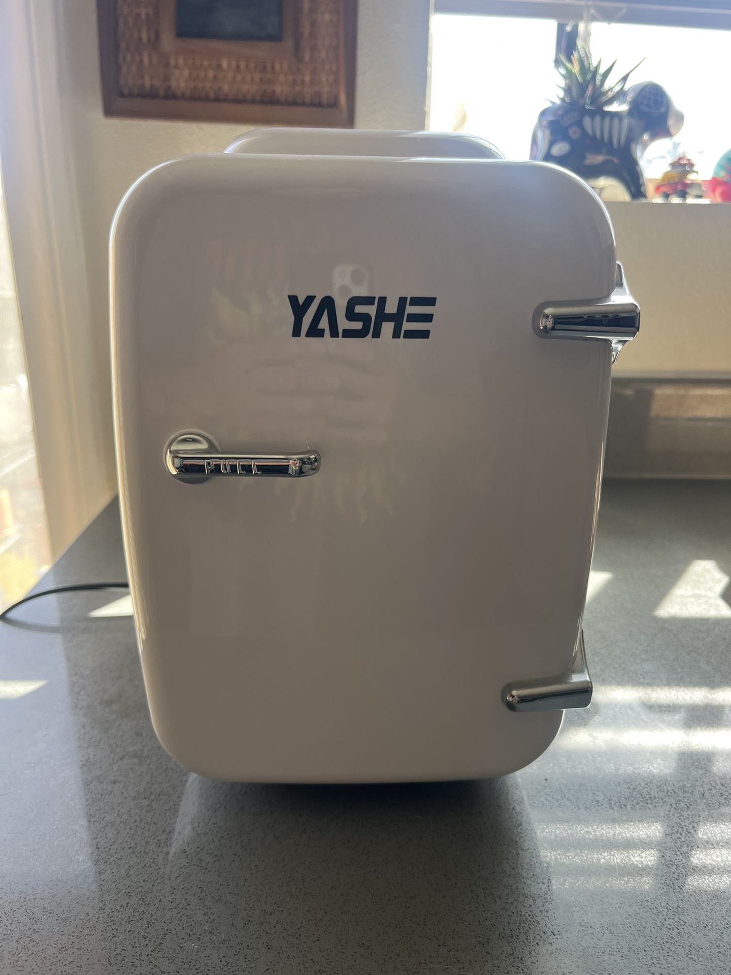 Mini fridge
