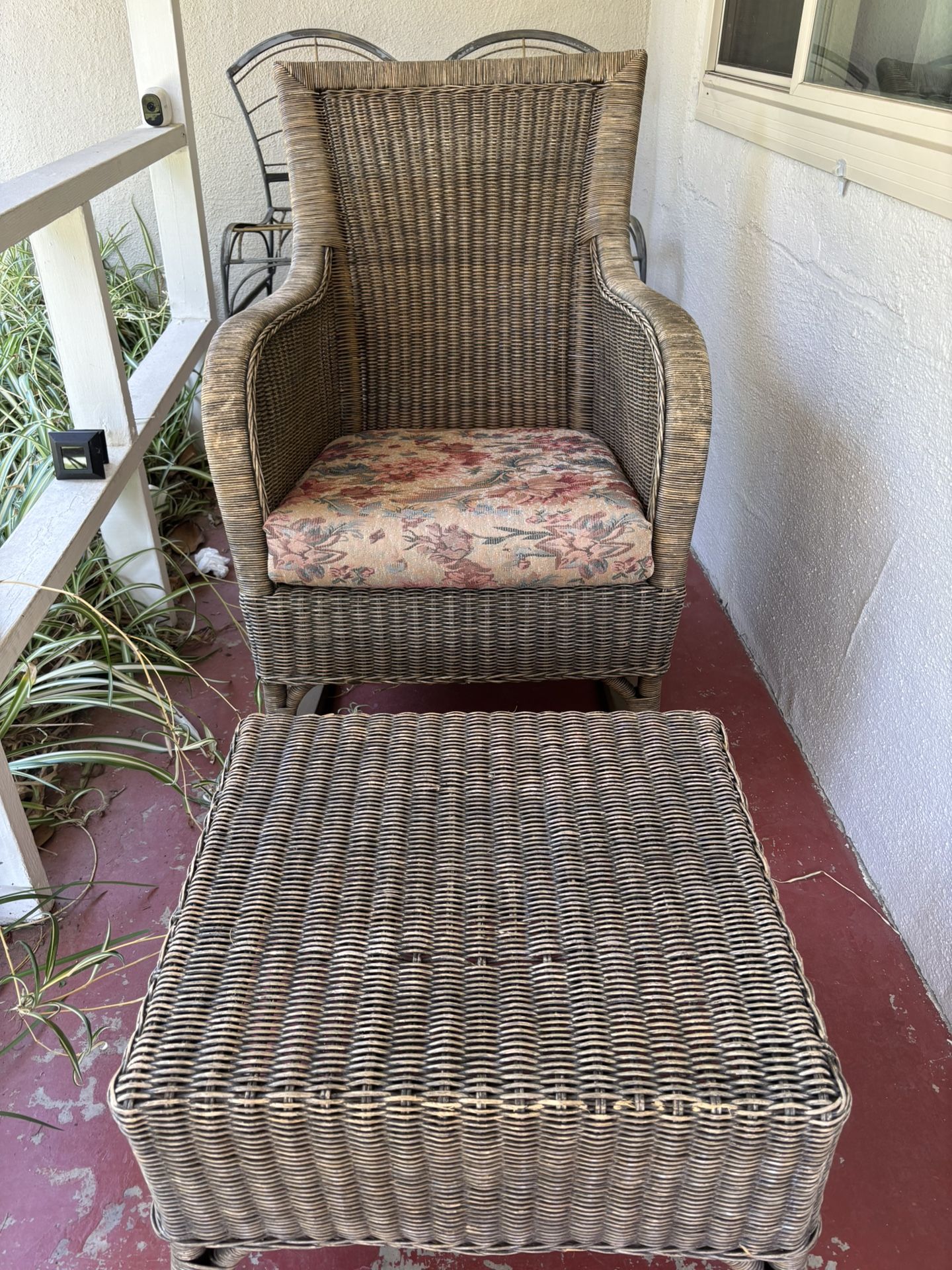 Rocking Wicker chair W/ Ottoman