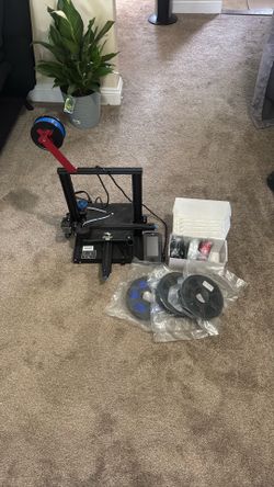 3D Printer W/ Filament