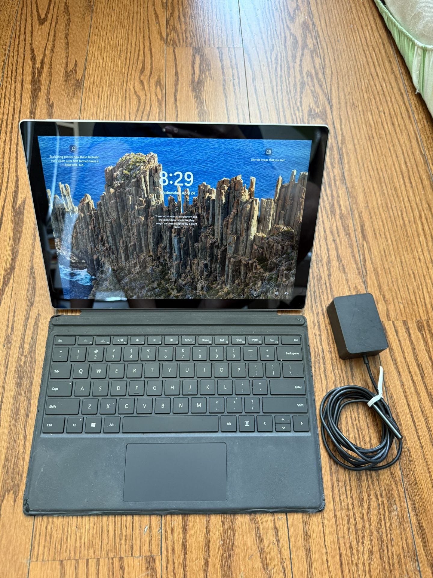 Sale@$120/Microsoft Surface Pro 4/8GB RAM/256GB SSD/Windows 11 Pro/Touchscreen/Fully Functional/Original Charger/Keyboard