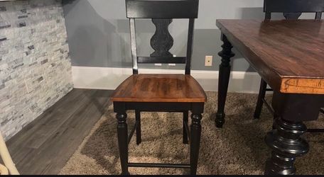 Dining table with chairs