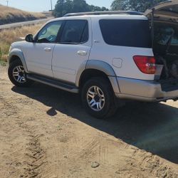 2004 Toyota Sequoia