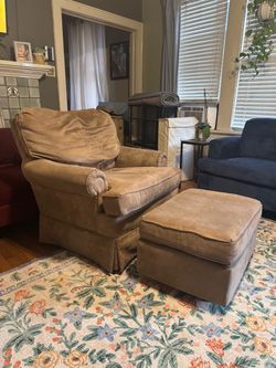 Beige SWIVEL & ROCKER Chair with Ottoman