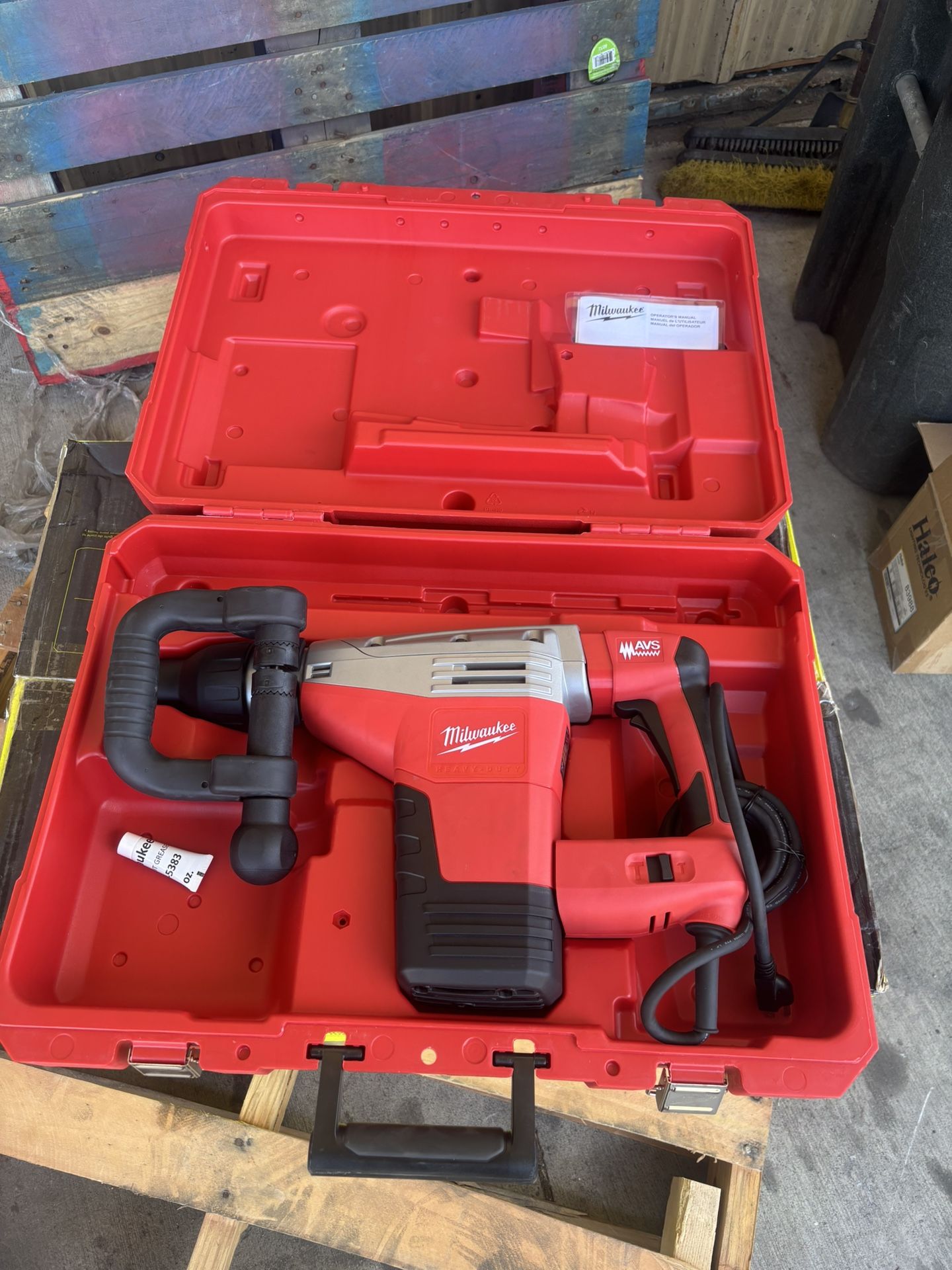 Milwaukee SDS-MAX Demolition Hammer