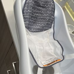The First Years Sure Comfort Deluxe Newborn-to-Toddler Tub with Sling