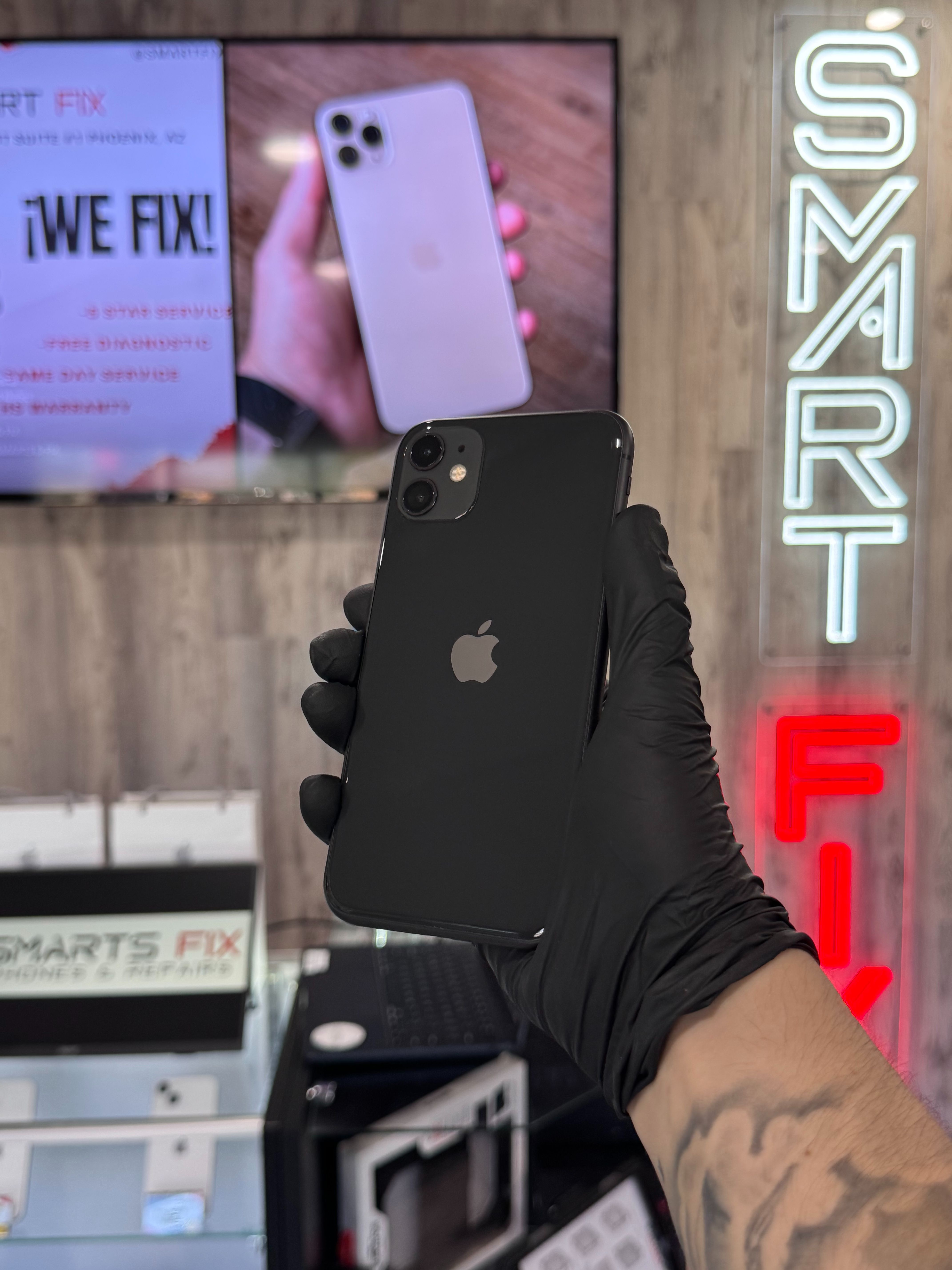 Apple iPhone 11 64 GB - Black (Unlocked) + Warranty 