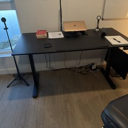 Err Gear Sit/Standing Desk