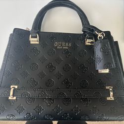 GUESS PURSE 