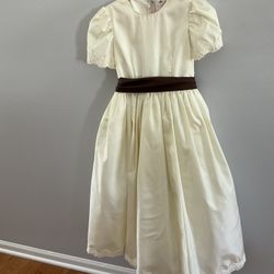 Beautiful.  Girls’ Long Dress.  Size 8.  Flower Girl.  Special Occasion.  Excellent Condition.