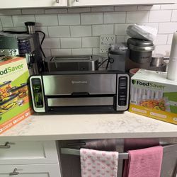 New Food Saver V5800 ultimate Set Includes All Items In Picture 