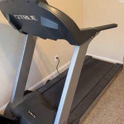 PS 300 True treadmill 