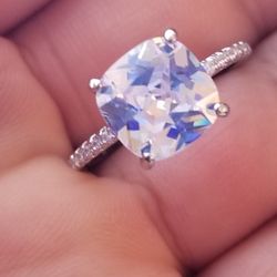 Gorgeous 2.09CT Cushion Cut Women's engagement Ring So