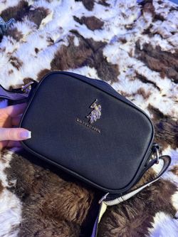 Small black purse