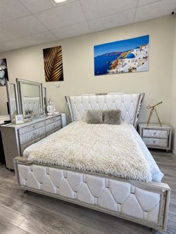 For Sale - 4pc King size bedroom set - $1070