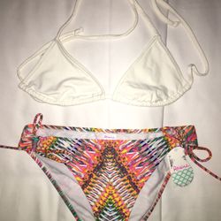 RAISINS Women’s SIZE M WHITE TOP & PASTEL TIE DYE BOTTOMS
