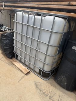 Detailing water tank w connectors $100