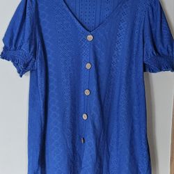 1X  Bloomchic Broderie Anglaise Shirred Puff Sleeve Button Detail T-Shirt 14 /16 