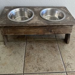 Elevated Dual Dog Bowl Stand