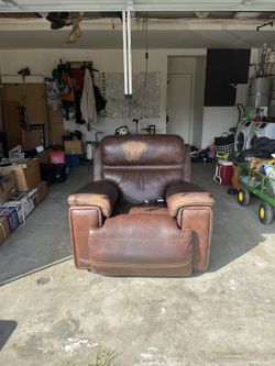 Oversized La-Z-Boy Recliner