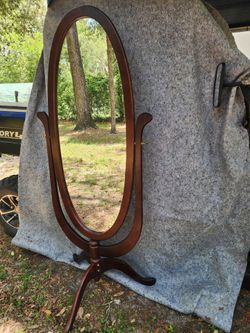 Pedestal mirror