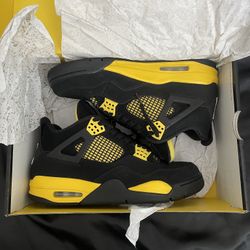 Jordan 4 Thunder