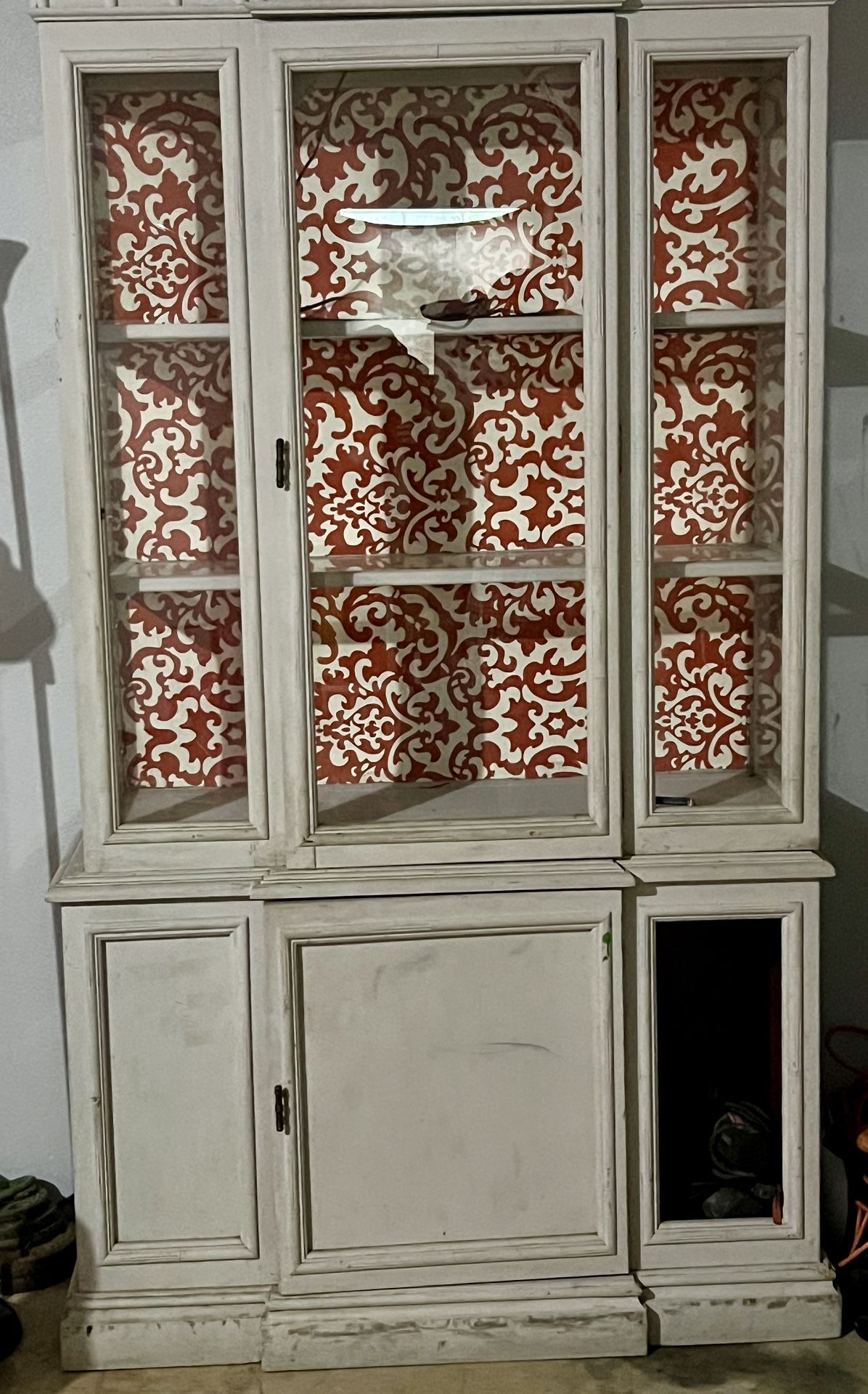 China Cabinet /glass Curio /hutch