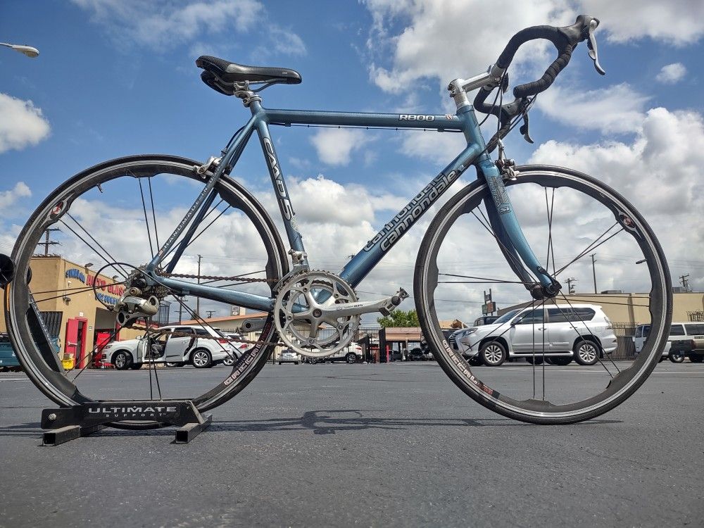 Cannondale R 800 56cm Road Bike