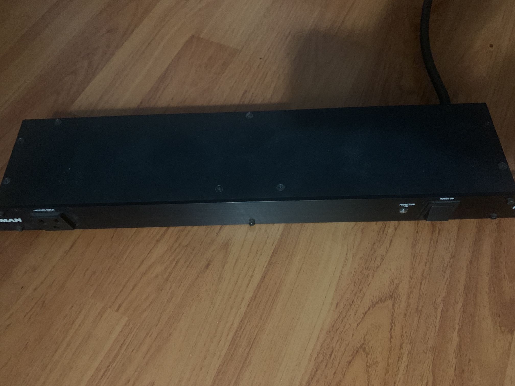 Furman M-8x2 8 Outlet Power Conditioner 