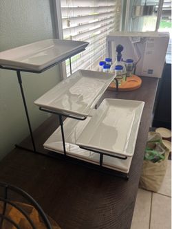 3 tier display for appetizers and 2 large square plates -white